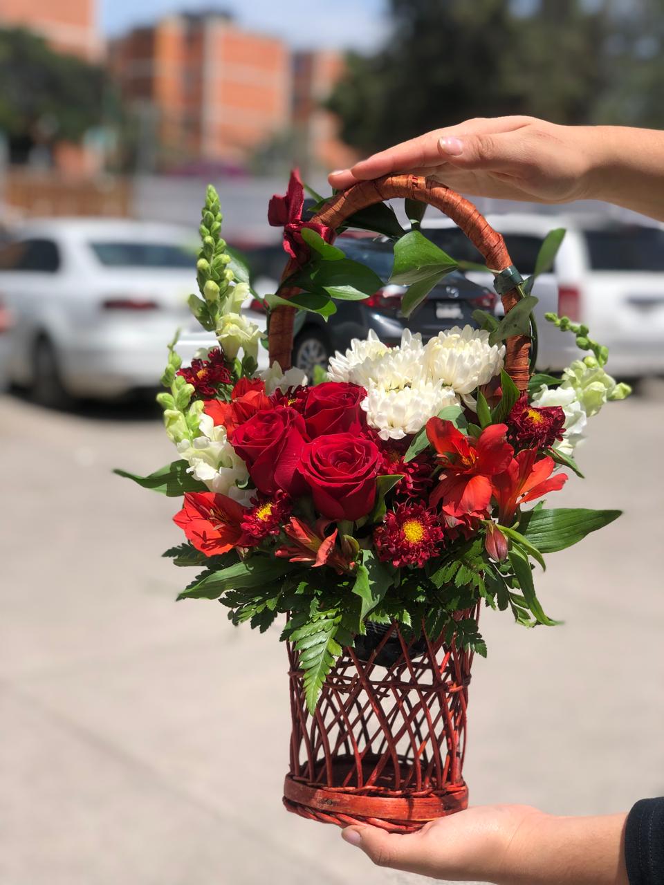 ARREGLO FUEGO Y SEDA