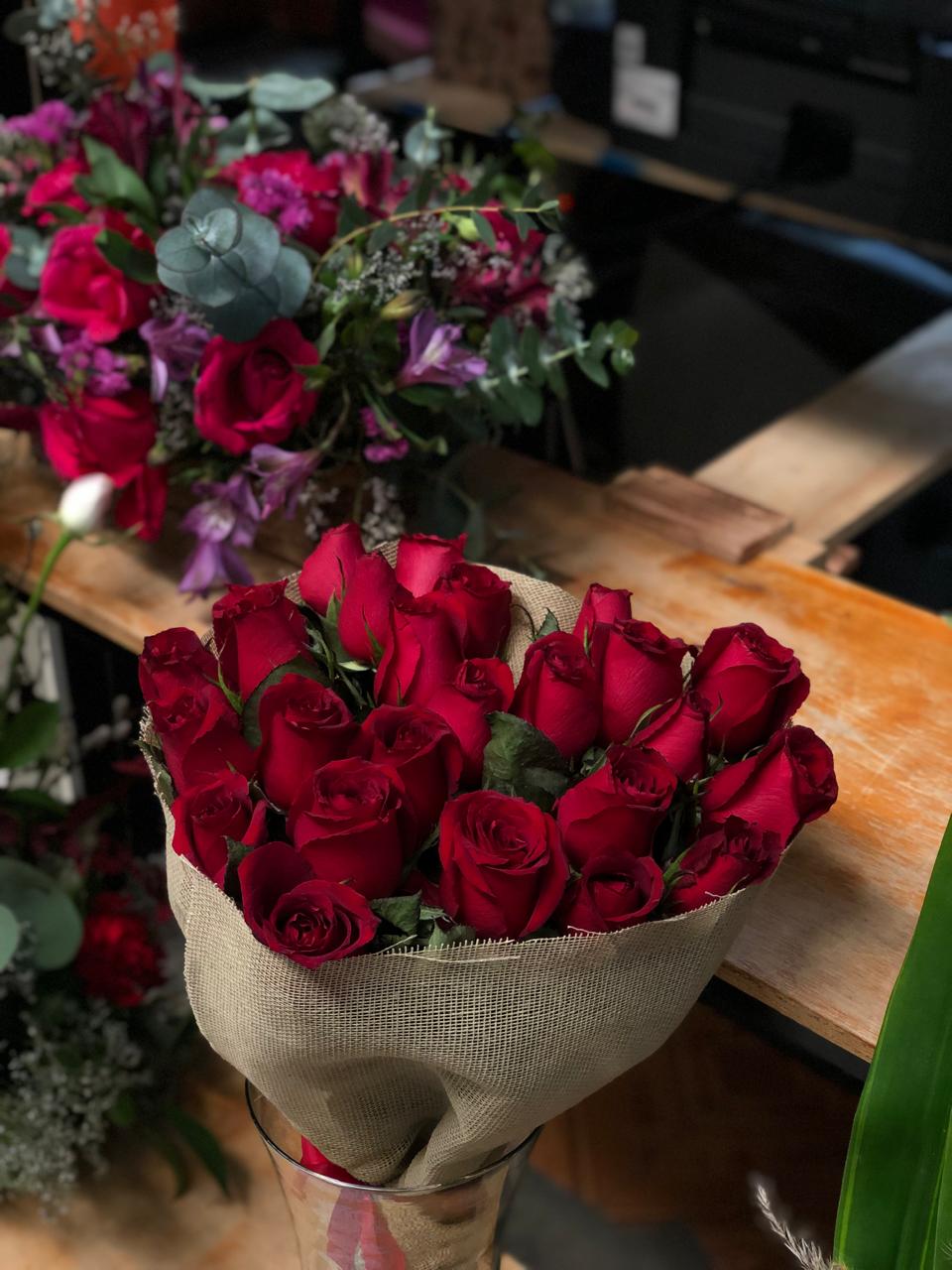 RAMO ROJO ENCANTO